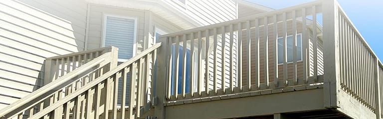 Deck Painting vs. Staining – What’s the Difference?